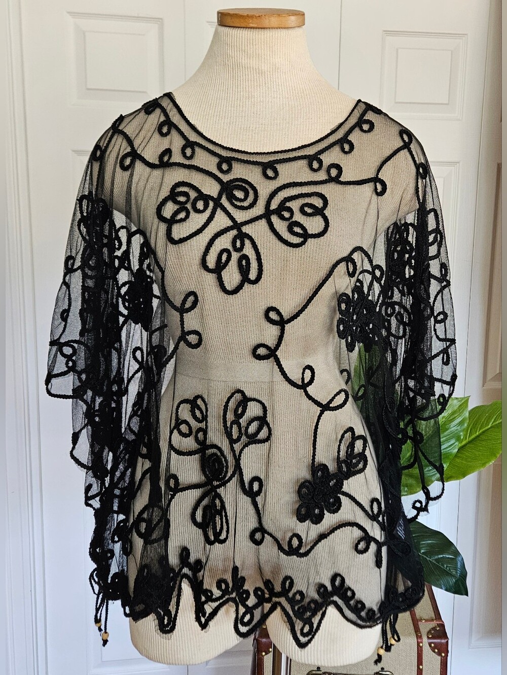 PRETTY ANGEL VTG Sheer Mesh Embroidered Poncho Top Whimsigoth Fairycore One Size
